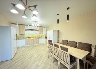 Продается 3-ком. квартира, 119 м2, Барнаул, улица Профинтерна, 7А