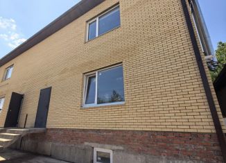 Продам таунхаус, 210 м2, Адыгея, улица Хакурате, 8