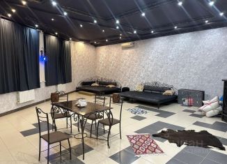Сдается в аренду дом, 220 м2, Дербент, улица Красная Заря, 4А