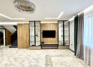 Продаю дом, 220 м2, Новороссийск, улица Уварова, 2