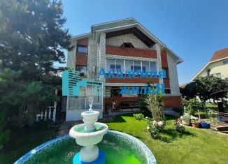 Продаю коттедж, 349 м2, Балаково, Весенний проезд, 4