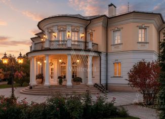 Продам коттедж, 1800 м2, Московская область