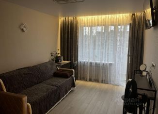 Сдам в аренду 1-ком. квартиру, 35 м2, Калининградская область, Каштановая улица, 8А