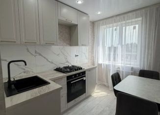 Продается 2-ком. квартира, 53 м2, Энгельс, проспект Строителей, 9