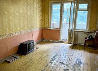 Продам комнату, 65 м2, Челябинская область, улица Молодогвардейцев, 26