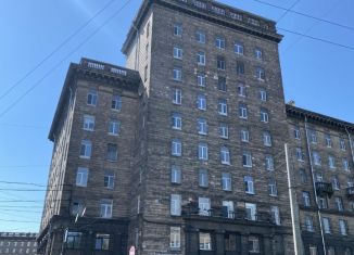 Продам комнату, 110 м2, Санкт-Петербург, проспект Стачек, 55, метро Путиловская