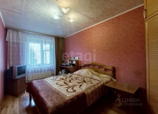Продаю 3-ком. квартиру, 59.6 м2, Вязьма, улица Плотникова, 15