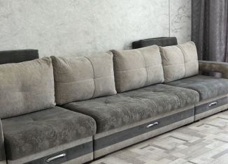 Сдается двухкомнатная квартира, 46 м2, Иркутская область, улица Кирова, 46