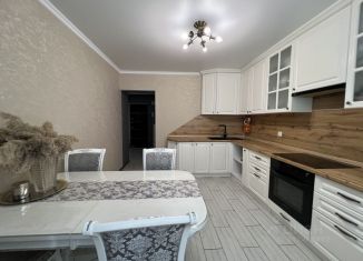 Продам 2-комнатную квартиру, 68.8 м2, Ставропольский край, улица 45-я Параллель, 22