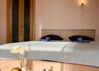 Сдаю в аренду однокомнатную квартиру, 37 м2, Мурманск, проспект Ленина, 77