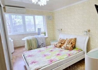 Продается 3-комнатная квартира, 60.8 м2, Керчь, улица Марата, 15