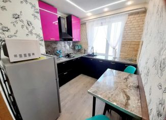 Сдаю в аренду 3-ком. квартиру, 50 м2, Мурманск, Северный проезд, 18