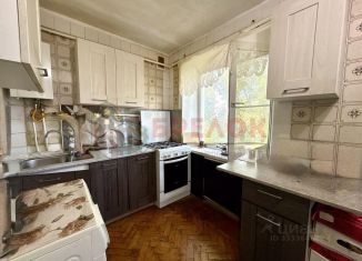 Продается 3-ком. квартира, 63 м2, Ростовская область, улица Богдана Хмельницкого, 34