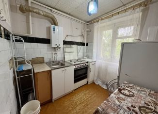Продается 2-ком. квартира, 42.1 м2, Псковская область, улица Карла Маркса, 3