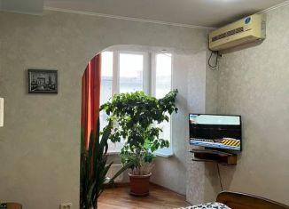 Сдается в аренду 2-ком. квартира, 63 м2, Туапсе, улица Карла Маркса, 11