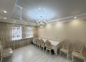 Продам трехкомнатную квартиру, 74 м2, Нальчик, улица Нахушева, 105