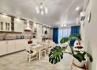 Сдаю двухкомнатную квартиру, 60 м2, Челябинск, улица Энгельса, 4