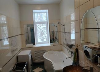Сдаю 2-ком. квартиру, 63 м2, Пермский край, улица Пятилетки, 25