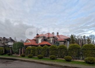 Продаю дом, 1200 м2, Москва