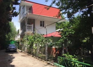 Сдается в аренду дом, 30 м2, Алушта, улица Ленина, 5
