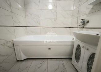 Продается трехкомнатная квартира, 70.7 м2, Крым, улица Кирова, 111