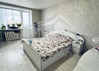 Двухкомнатная квартира на продажу, 51.7 м2, рабочий посёлок Соколовый, микрорайон ДОС, 17