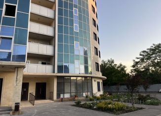 Продам 2-комнатную квартиру, 85 м2, Пятигорск, улица Бунимовича, 1А