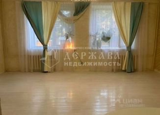 Продается трехкомнатная квартира, 97.6 м2, Кемеровская область, Сосновая улица, 9
