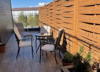 Сдам в аренду 1-ком. квартиру, 60 м2, Калининград, улица 9 Апреля, 86А