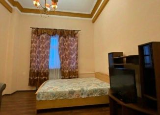 Сдаю 1-ком. квартиру, 60 м2, Мурманск, проспект Ленина, 78