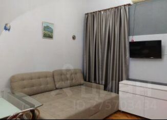 Сдам 2-комнатную квартиру, 57 м2, Крым, улица Тучина, 7