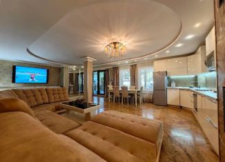 Сдача в аренду дома, 220 м2, Крым, улица Сосновый Бор, 8