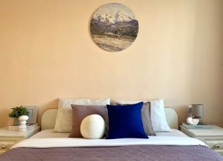 Сдам 2-ком. квартиру, 52 м2, Красноярск, улица Перенсона, 9