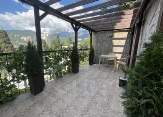 Сдается в аренду 2-ком. квартира, 53 м2, Крым, улица Кирова, 67А
