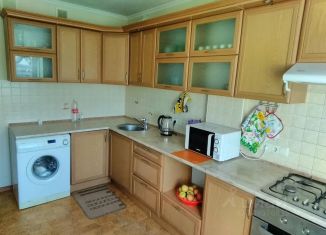 Сдаю в аренду двухкомнатную квартиру, 67 м2, Феодосия, бульвар Старшинова, 10А