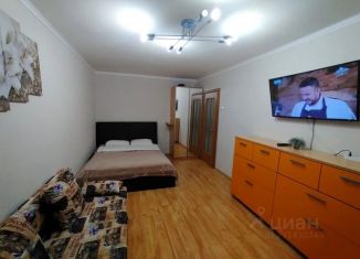 Сдам в аренду 1-ком. квартиру, 38 м2, Челябинск, улица Энгельса, 97А