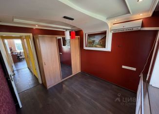 Трехкомнатная квартира на продажу, 70 м2, Самара, Черемшанская улица, 160, метро Победа