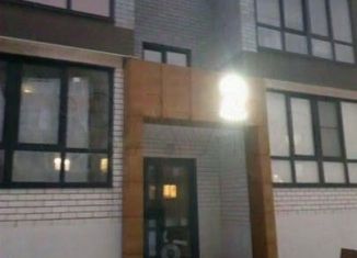 Продаю 1-ком. квартиру, 46.5 м2, Губкин, улица 9 Января, 3А