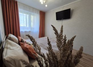Сдам 3-ком. квартиру, 76.7 м2, Россошь, проспект Труда, 3