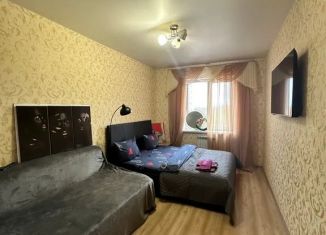 Сдам 2-комнатную квартиру, 70 м2, Александров, улица Жулёва, 3