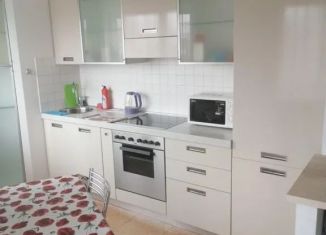 Сдается в аренду двухкомнатная квартира, 50 м2, Иркутская область, улица 5-й Армии, 40
