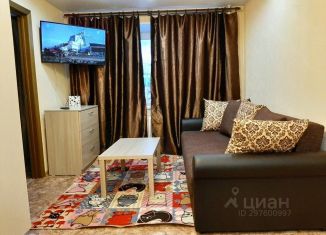 Сдается в аренду двухкомнатная квартира, 45 м2, Мурманск, улица Коминтерна, 24, Ленинский округ