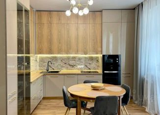 Трехкомнатная квартира на продажу, 94.9 м2, Пермский край, Советская улица, 3