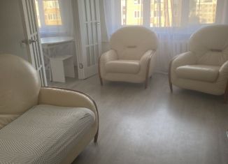 Продаю трехкомнатную квартиру, 65 м2, Калуга, улица Степана Разина, 42