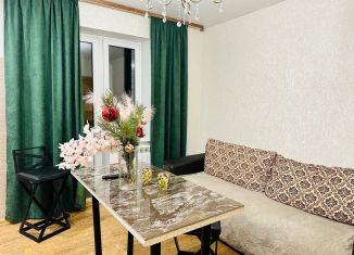 Сдаю трехкомнатную квартиру, 94 м2, Александров, улица Жулёва, 3