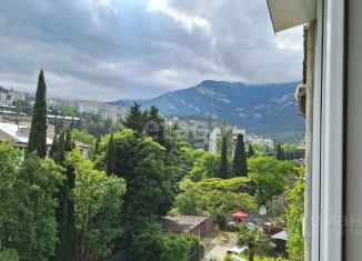 Продам двухкомнатную квартиру, 47 м2, Ялта, улица Спендиарова, 6