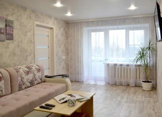 Сдам 2-ком. квартиру, 44 м2, Волгоград, улица Маршала Ерёменко, 15, Краснооктябрьский район