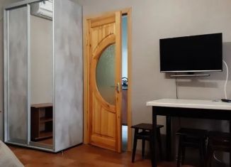 Сдаю в аренду 1-ком. квартиру, 30 м2, Евпатория, улица Пушкина, 32