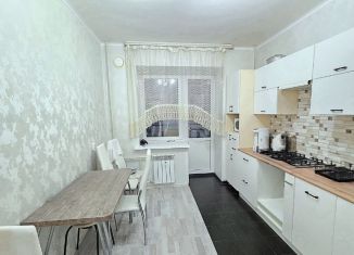 Продам 2-ком. квартиру, 58.5 м2, Йошкар-Ола, микрорайон Мирный, улица Петрова, 30