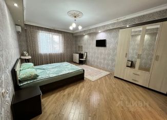 Сдается в аренду 4-комнатная квартира, 140 м2, Дагестан, Фабричная улица, 25А